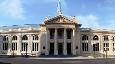 La facultad de Santa Fe y Francia cerrará sus puertas este lunes.