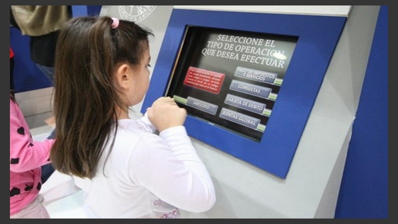 Con su tarjeta de débito vinculada podrán hacer las mismas operaciones que se realizan con las cuentas y tarjetas de débito convencionales.