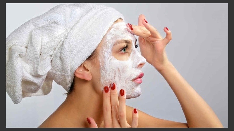 Utilizá una mascarilla a base de papas para aliviar los efectos de la insolación.