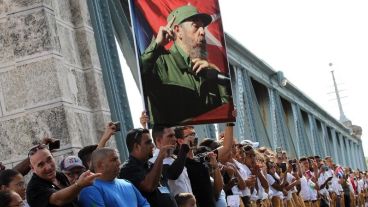 La caravana con las cenizas de Fidel partió de La Habana rumbo a Santiago.