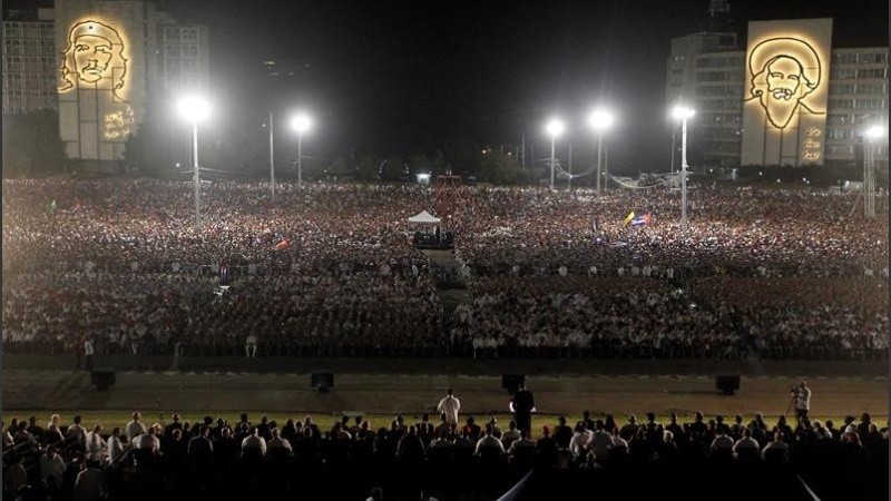 El masivo acto celebrado en la Plaza de la Revolución el martes a la noche.