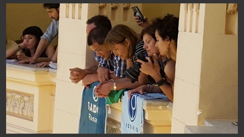 La espera de los dirigentes de Sadop este jueves en el Senado.