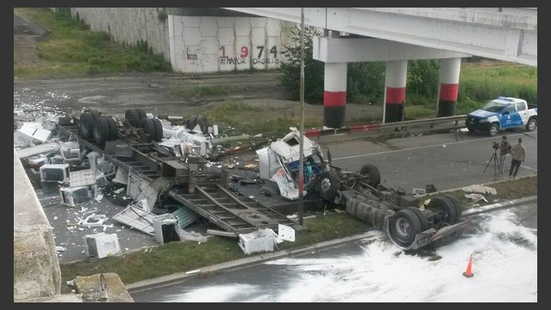 Así quedó el camión tras el accidente.