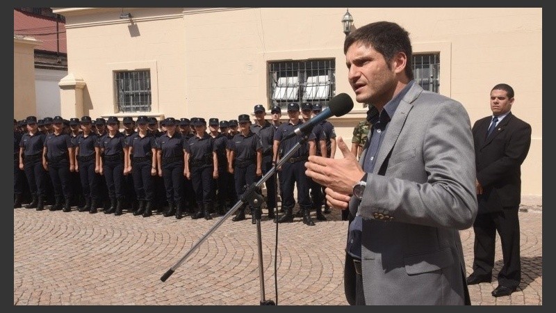 Tras la caída de un ex jefe, Pullaro habló de otros agentes detenidos.