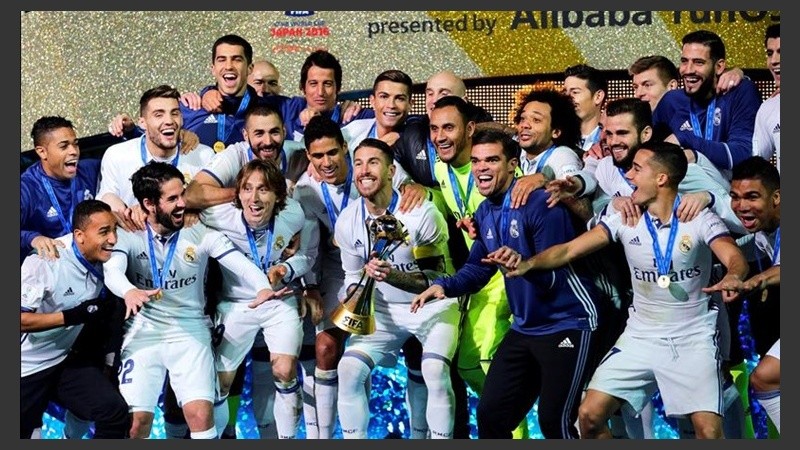 El festejo del equipo en Japón.