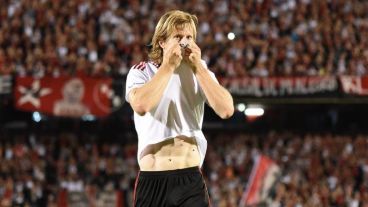 "Pomelo" recién le dijo al plantel que se retiraba en el entretiempo.