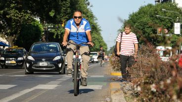 Muchos rosarinos eligieron la bicicleta para moverse por la ciudad. (Alan Monzón/Rosario3.com)