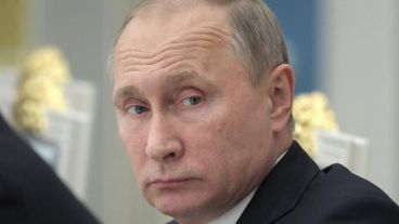 Putin prometió "vacunarse sin falta" apenas se apruebe para mayores de 60.