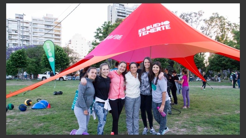 Lunes y miércoles de 19 a 20:30 los socios de Osde se reúnen a entrenar en Oroño y el río.