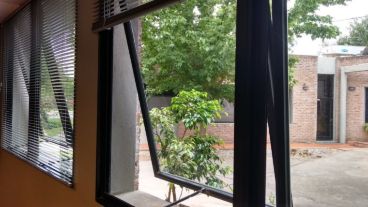 Las ventanas abiertas para que refresque pero atentos a los mosquitos.