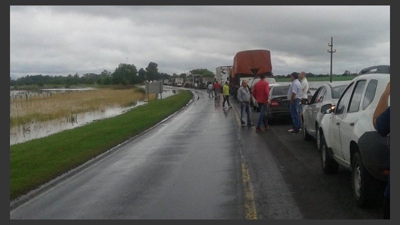 Así estaba la ruta 33, a unos 60 kilómetros de Rosario.