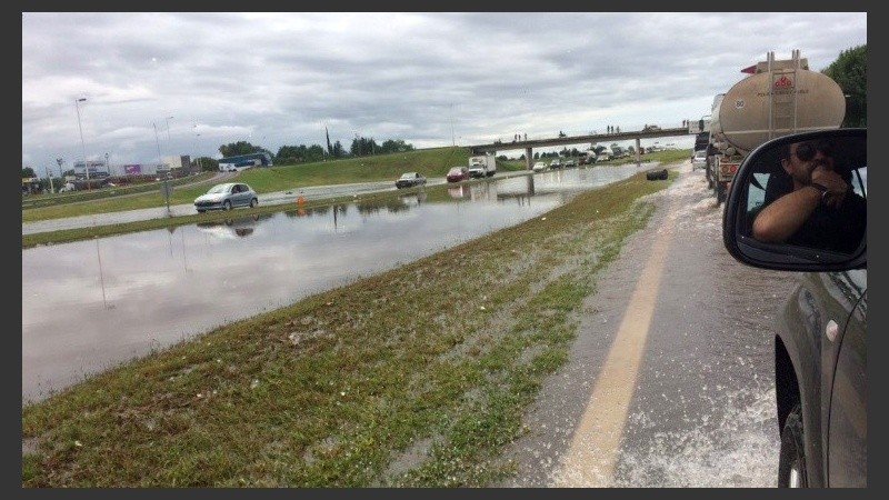 La autopista hacia Capital Federal tuvo serias demoras desde la madrugada.
