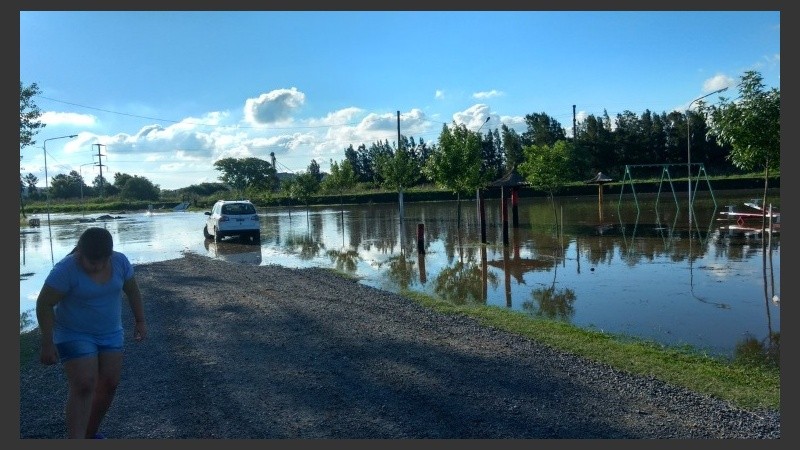 Una imagen de la situación en Pueblo Esther este lunes a la tarde.