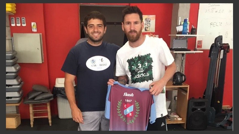 Lionel con Juan en el gimnasio.