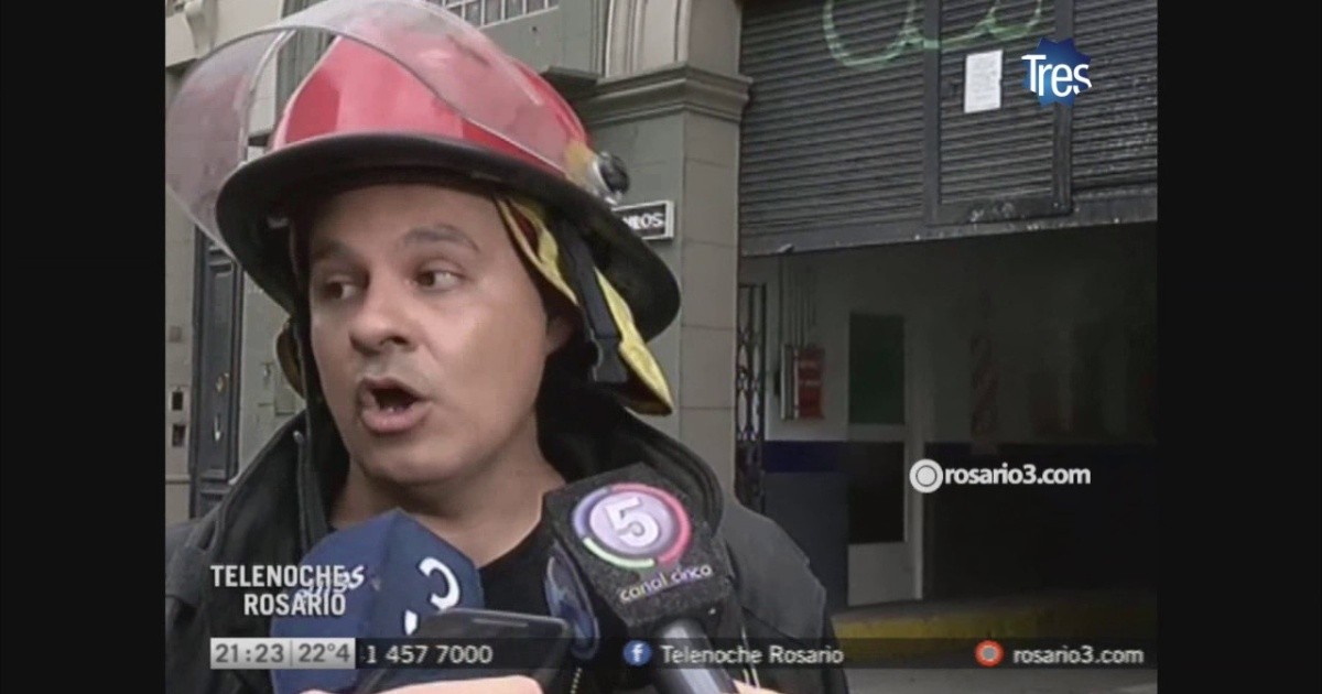 Susto en el centro: se incendió un auto en el interior de una cochera ...