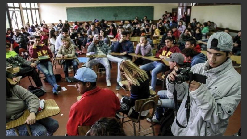 Jóvenes y Memoria analiza las memorias del pasado reciente y los problemas actuales.