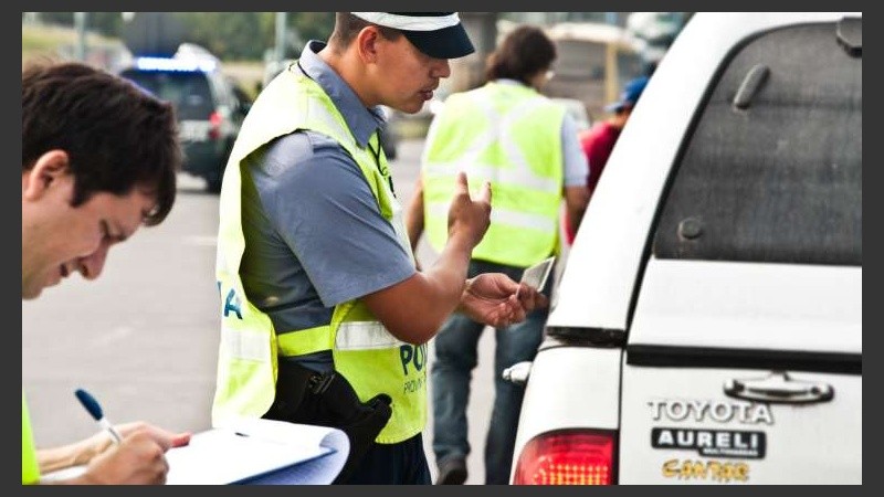 Se refuerzan los controles en rutas de Santa Fe. 
