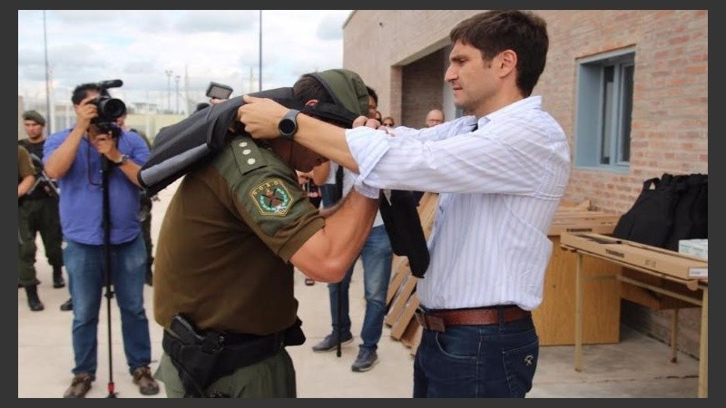 El ministro Maximiliano Pullaro en Piñero. 