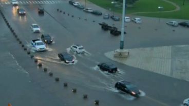 Una de las postales de la lluvia de ayer.