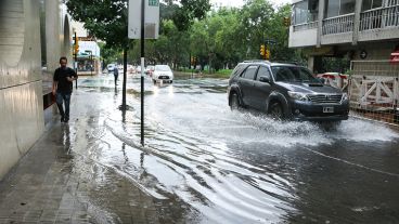 Instantáneas de la lluvia en Rosario.