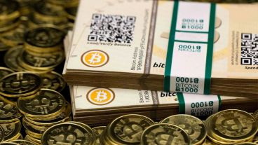 La moneda virtual se mostró volátil luego de llegar a su máximo histórico