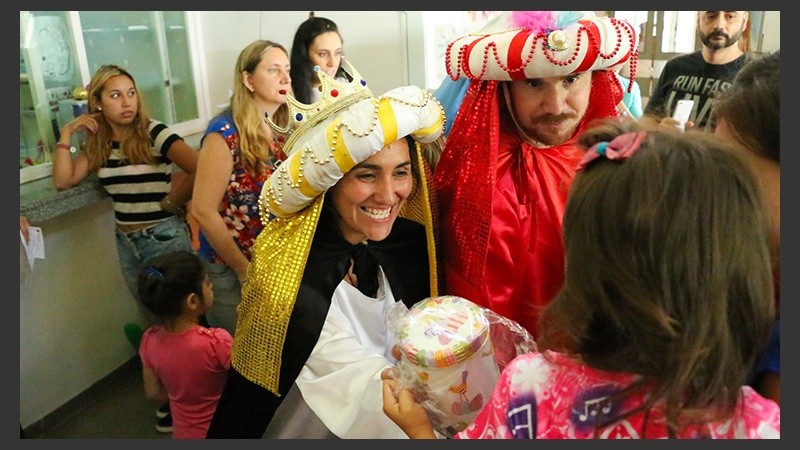 Los Reyes repartieron juguetes en varios puntos de la ciudad.
