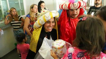 Los Reyes repartieron juguetes en varios puntos de la ciudad.