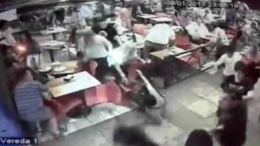 Se produjo una verdadera estampida tras la pelea.