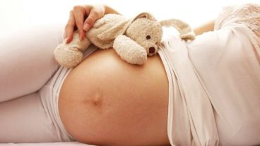 Es común entre embarazadas las preocupaciones por el parto, constantes ganas de ir al baño o acidez.
