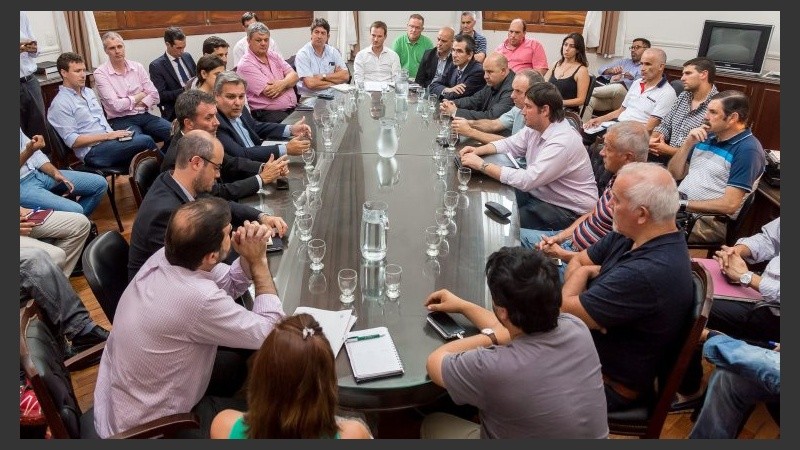 El primer encuentro para elaborar el protocolo provincial. 