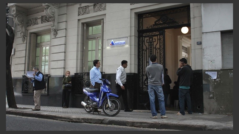 Quien haya sido víctima de Dimare, presentarse en Montevideo 1968.