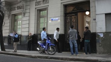 Quien haya sido víctima de Dimare, presentarse en Montevideo 1968.