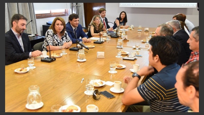 La intendenta lanzó la línea de créditos.