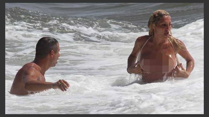 La Griega disfruta del mar y del amor. 