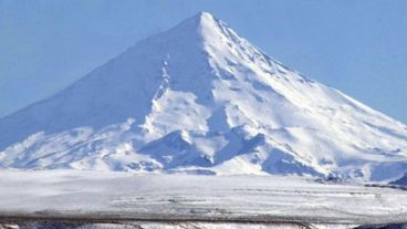 El volcán Lanín tiene 3.776 metros de altura.