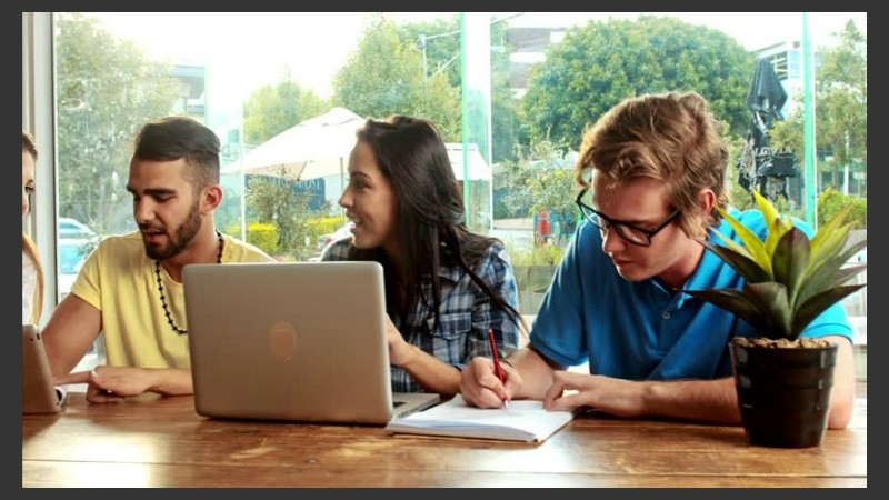Los compañeros ideales para estudiar deben tener compromiso de aprender y actitud colaborativa.