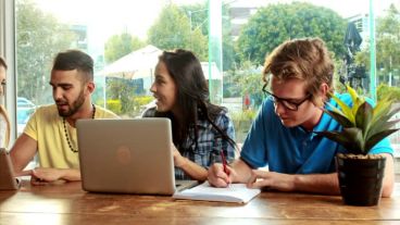 Los compañeros ideales para estudiar deben tener compromiso de aprender y actitud colaborativa.