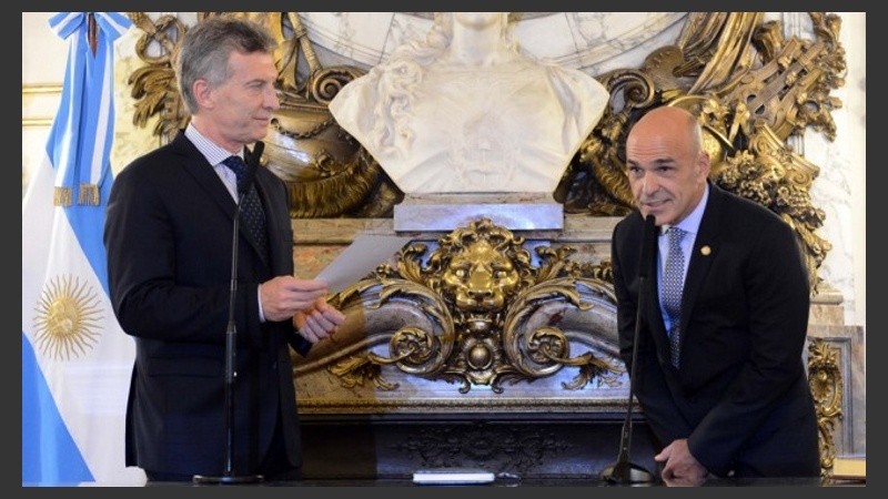 Macri al tomar juramento a Arribas.