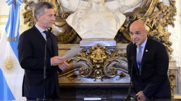 Macri al tomar juramento a Arribas.