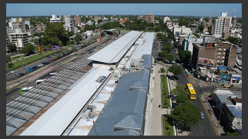 Vista hacia la estructura techada de La Terminal. (Alan Monzón/Rosario3.com)