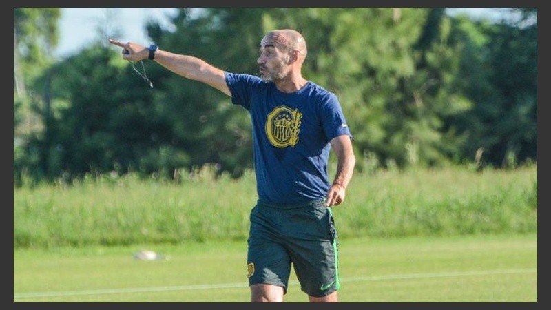 El entrenador canalla no se quiere apurar con los refuerzos.