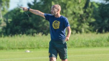 El entrenador canalla no se quiere apurar con los refuerzos.