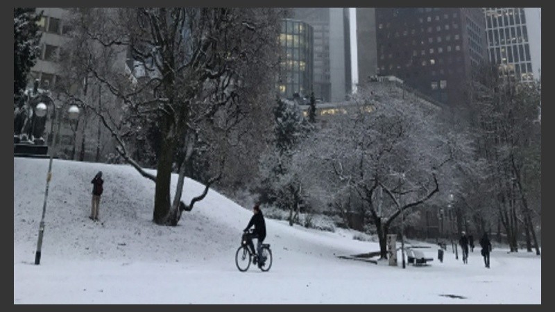 Más de veinte personas murieron en las últimas horas en diversos lugares de Europa donde se registra una fuerte ola de frío polar.      