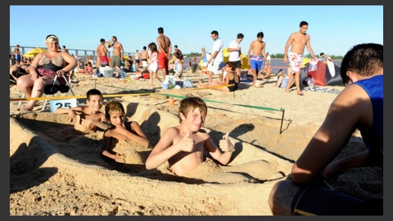 Las esculturas en la arena son un clásico de verano.