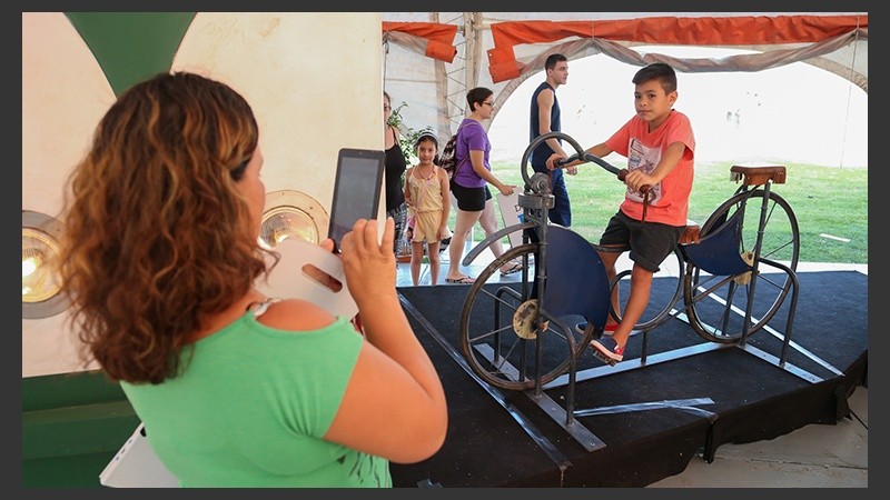 La feria Dakar aterrizó este viernes en Rosario.
