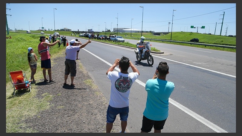 Buena cantidad de gente se apostó en gran parte de Circunvalación.
