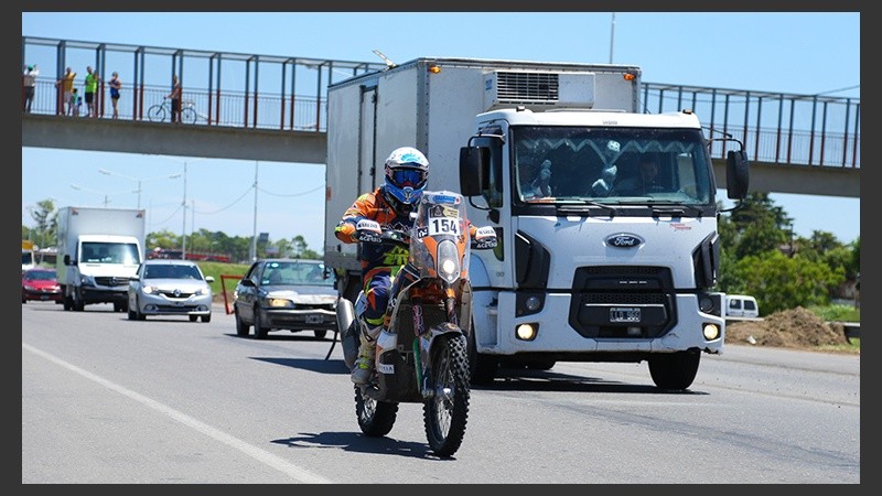 Desde temprano, los competidores pasaron por Rosario camino a Buenos Aires.