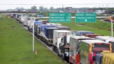 La autopista Rosario - Buenos Aires a la altura de la A012 este lunes a media mañana.
