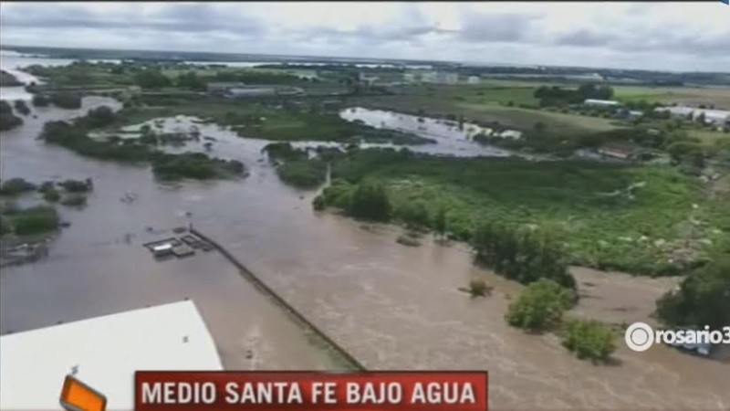 La ciudad de Arroyo Seco quedó tapada por el agua.