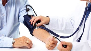 En los países desarrollados, el 60-70 % de la población hipertensa, tiene su hipertensión tratada y controlada.